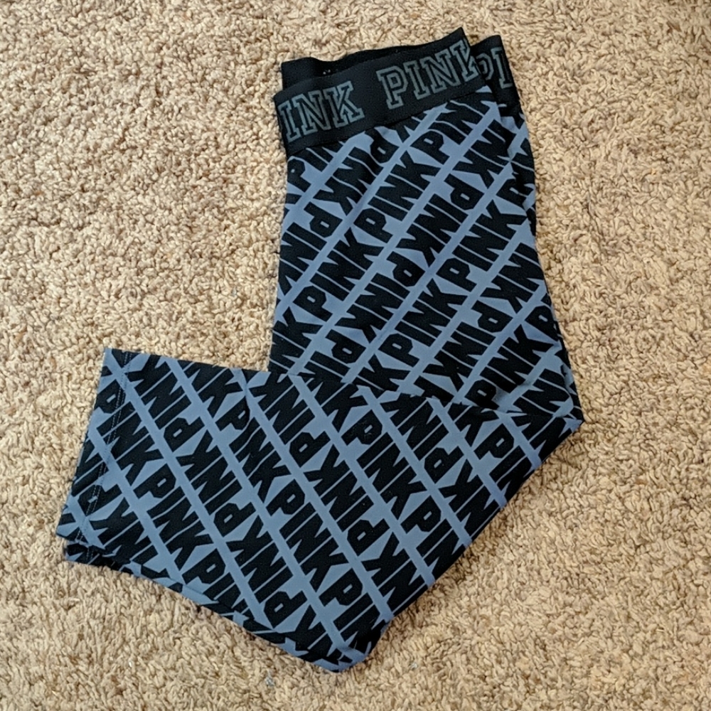 VS Pink Ultimate Logo Crop Leggings